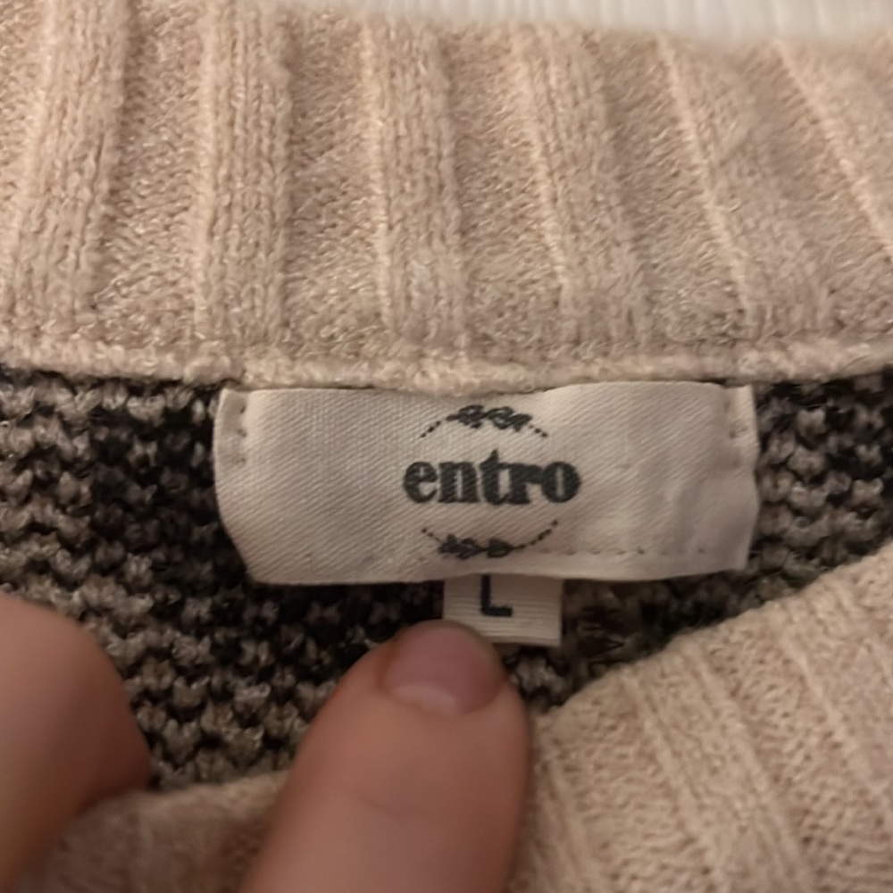 Leopard Printed Sweater - Picture 5 of 6